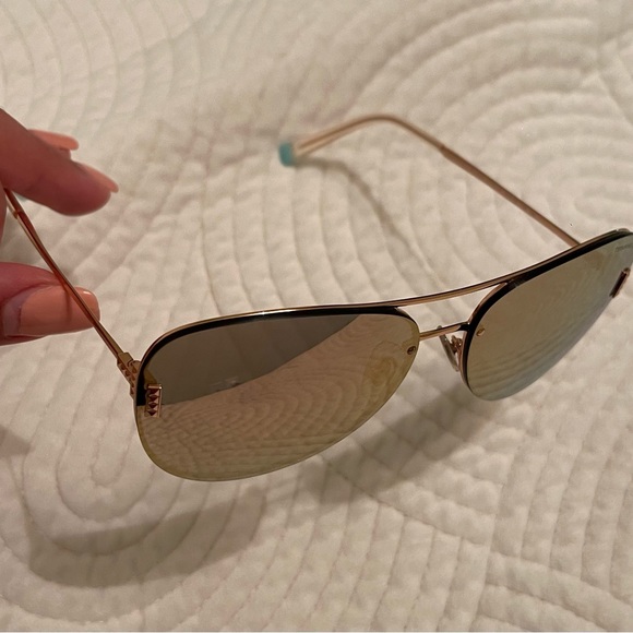 Tiffany & Co sunglasses with original case and unopened accessories - Picture 8 of 9